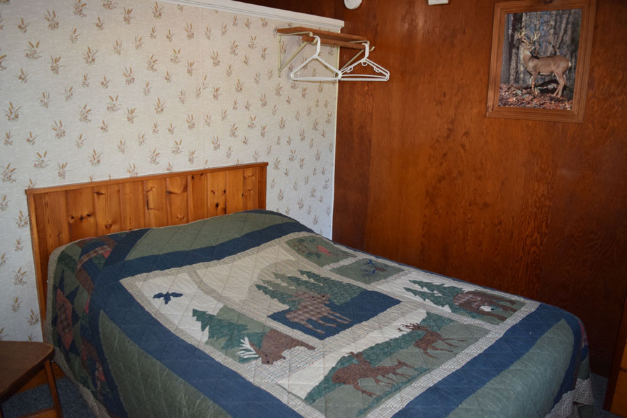 cabin 7 master bedroom