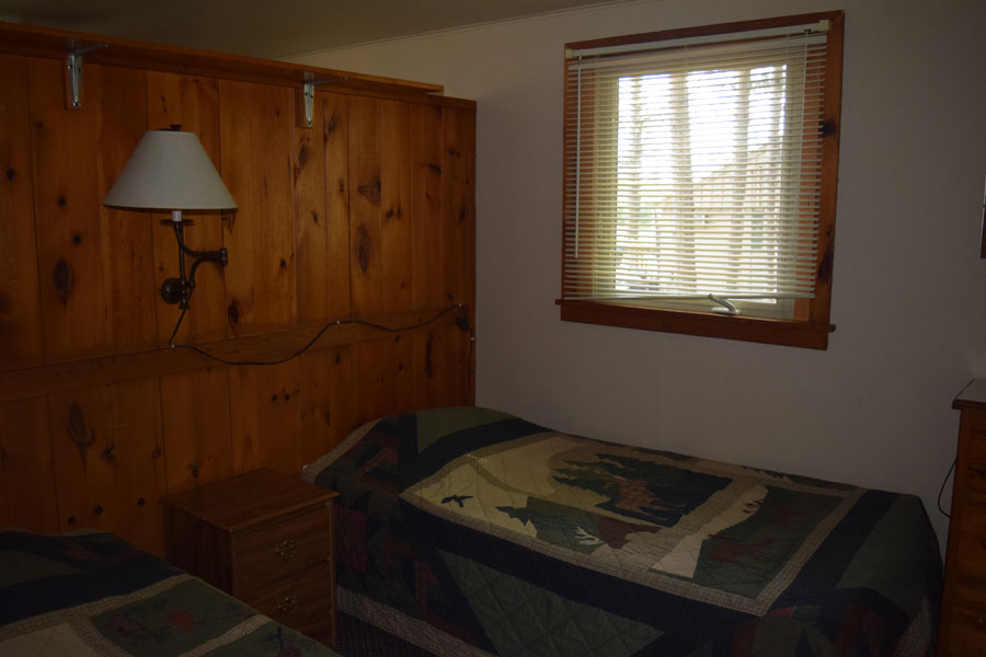 cabin 10 second bedroom