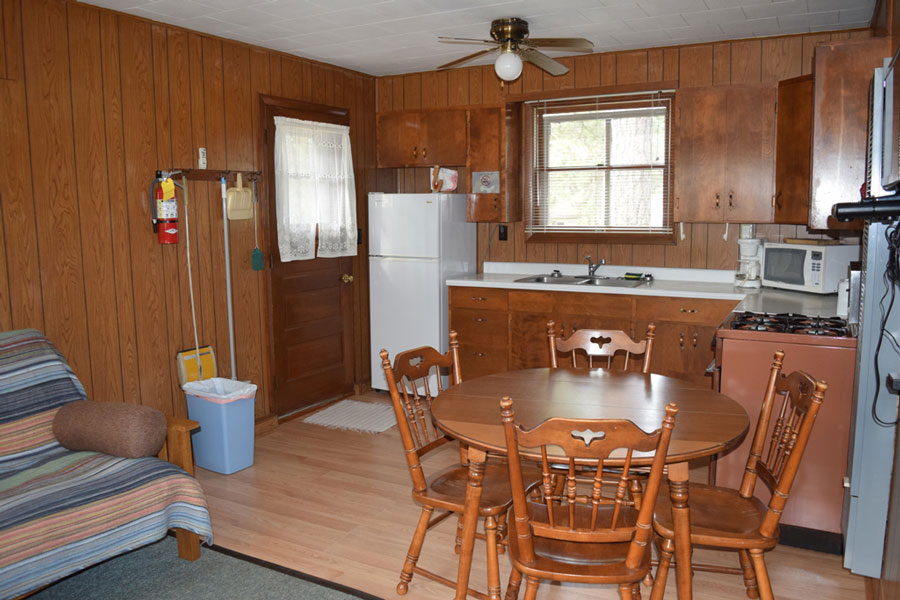 cabin 12 dining & kitchen